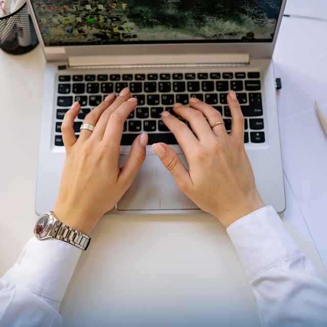 Contoh surat lamaran kerja di nias tulis tangan dan ketik lengkap dengan template CV.